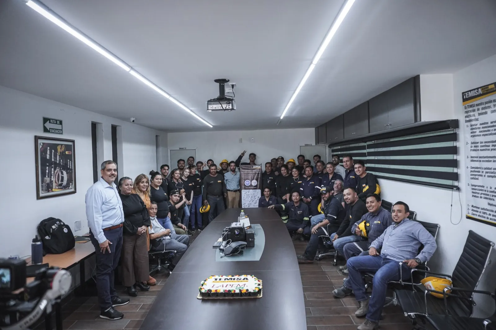 Equipo de especialistas de TEMISA Power Gen